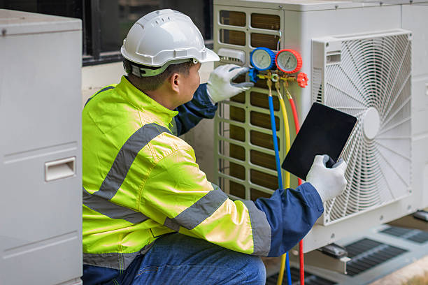 Professional Hvac technician working in Tenaha, TX